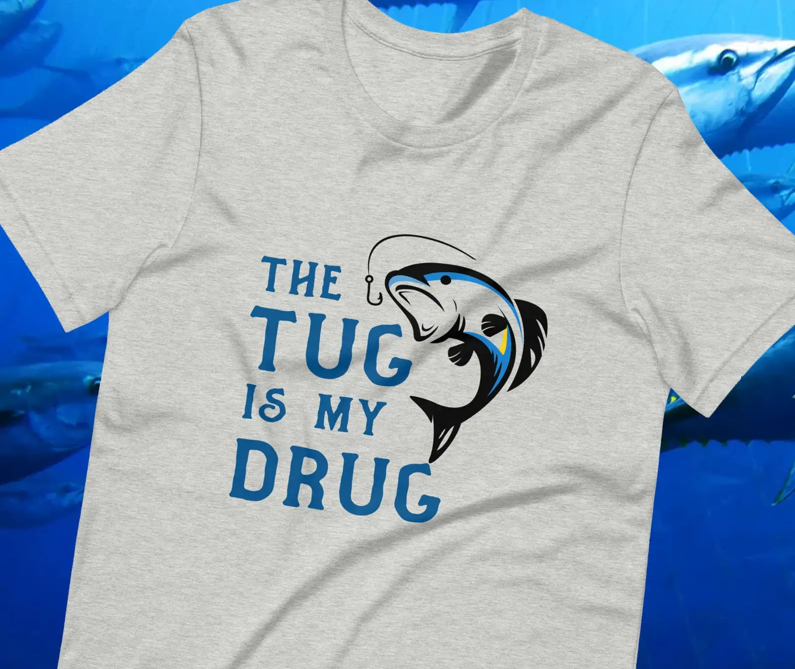 Camiseta 'The Tug Is My Drug'  - Fishing Lure Box avaliação e preço